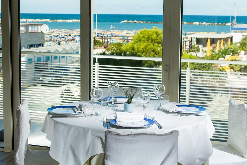 Hotel Nettuno Cesenatico Zewnętrze zdjęcie